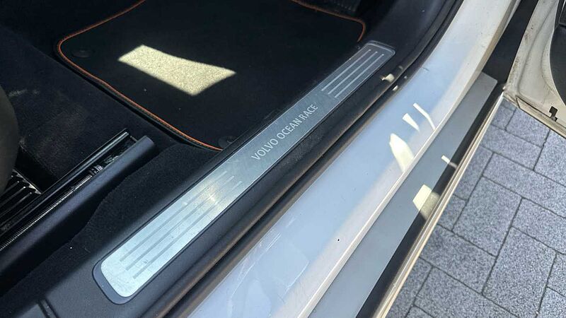 Volvo V90 Cross Country D5 PowerPulse AWD Volvo Ocean Race Automatic
