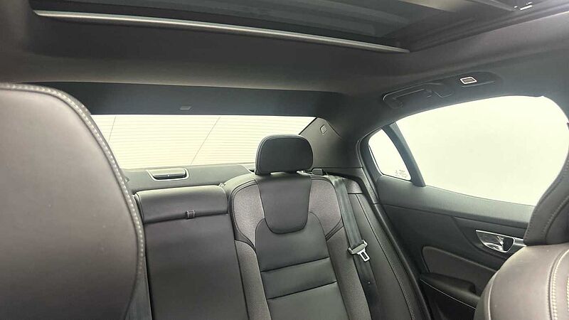 Volvo S60 B5 mild hybrid Petrol Ultimate Dark