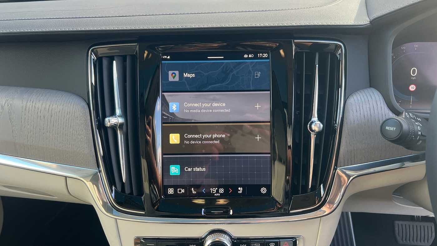 Volvo V90 Ultra, T8 AWD Plug-in hybrid, Electric/Petrol, Dark