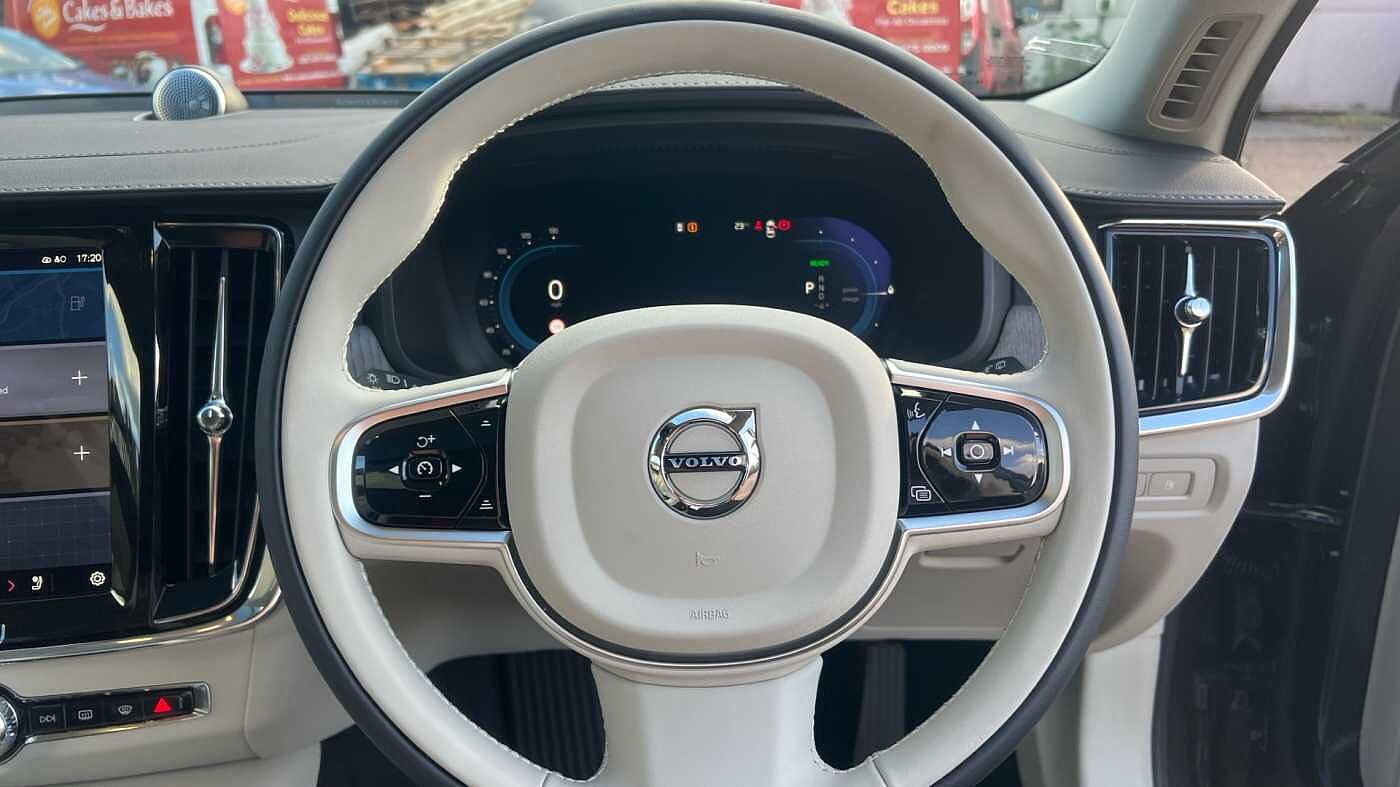 Volvo V90 Ultra, T8 AWD Plug-in hybrid, Electric/Petrol, Dark