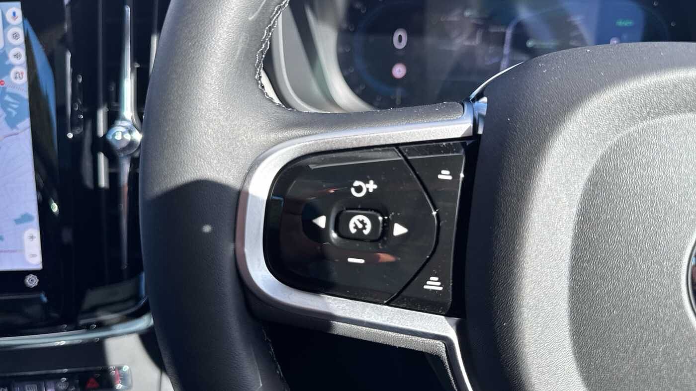 Volvo V90 Ultra, T8 AWD Plug-in hybrid, Electric/Petrol, Dark