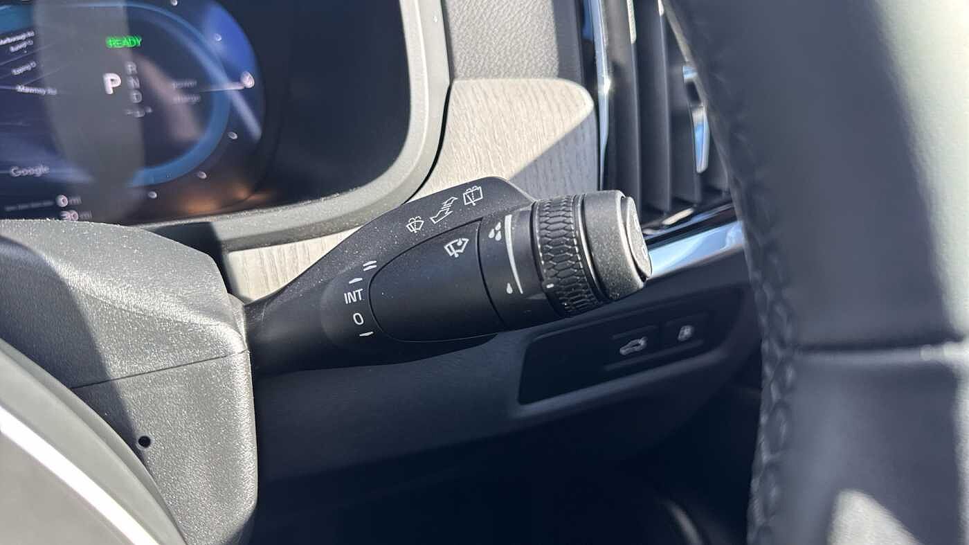 Volvo V90 Ultra, T8 AWD Plug-in hybrid, Electric/Petrol, Dark