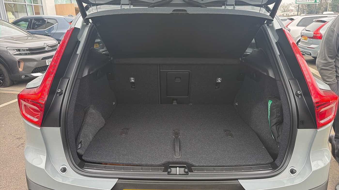 Volvo XC40 Black Edition Ultra, B4 Mild hybrid, Petrol