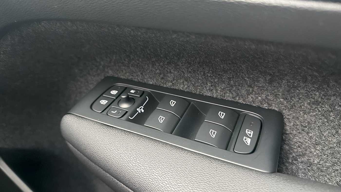 Volvo XC40 Black Edition Ultra, B4 Mild hybrid, Petrol