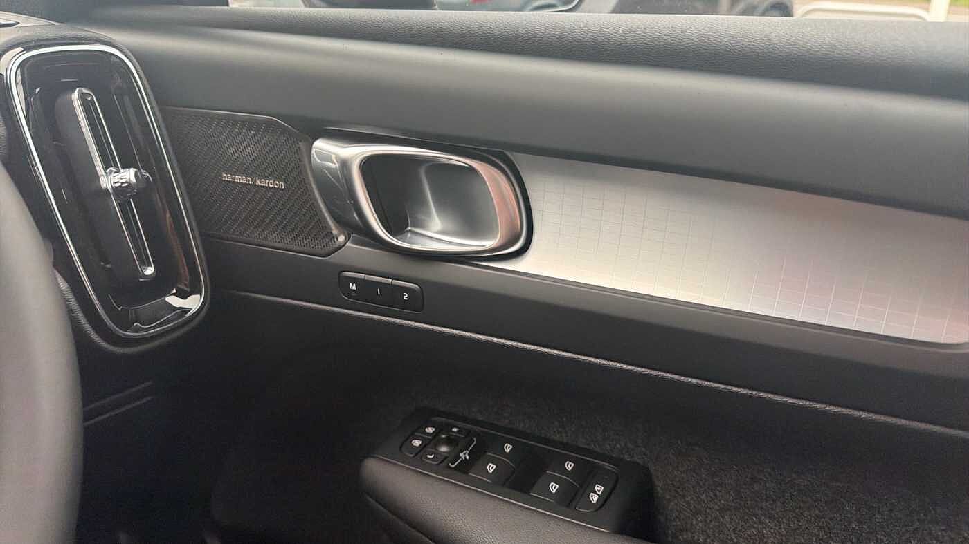 Volvo XC40 Black Edition Ultra, B4 Mild hybrid, Petrol