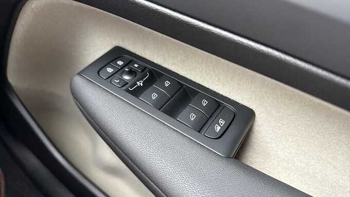 Volvo XC40 Ultra, B3 Mild hybrid, Petrol, Bright