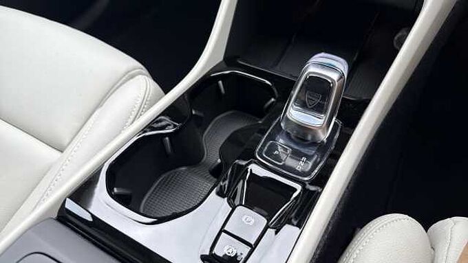 Volvo XC40 Ultra, B3 Mild hybrid, Petrol, Bright