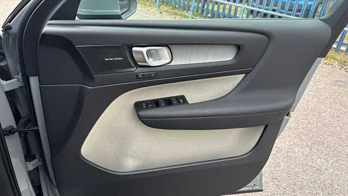 Volvo XC40 Ultra, B3 Mild hybrid, Petrol, Bright