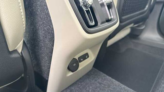Volvo XC40 Ultra, B3 Mild hybrid, Petrol, Bright