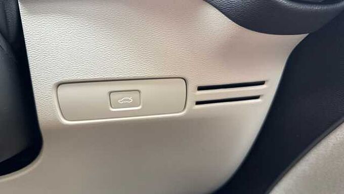 Volvo XC40 Ultra, B3 Mild hybrid, Petrol, Bright