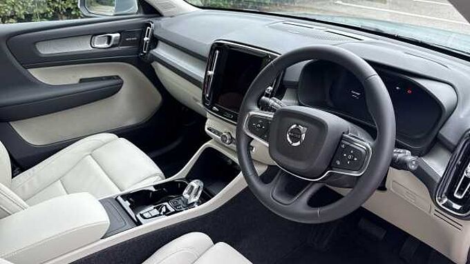 Volvo XC40 Ultra, B3 Mild hybrid, Petrol, Bright