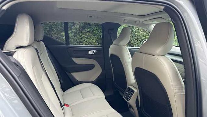 Volvo XC40 Ultra, B3 Mild hybrid, Petrol, Bright