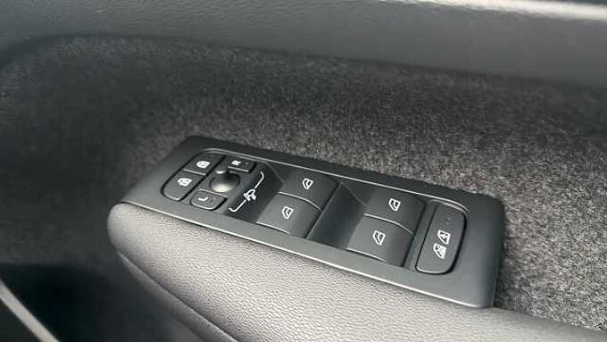 Volvo XC40 Black Edition Ultra, B4 Mild hybrid, Petrol