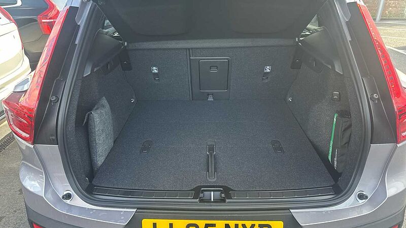 Volvo XC40 Ultra, B3 Mild hybrid, Petrol, Bright