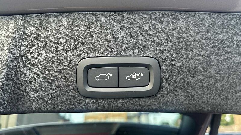 Volvo XC40 Ultra, B3 Mild hybrid, Petrol, Bright