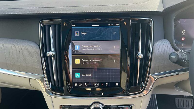 Volvo V90 Ultra, T8 AWD Plug-in hybrid, Electric/Petrol, Dark