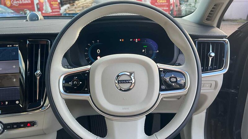 Volvo V90 Ultra, T8 AWD Plug-in hybrid, Electric/Petrol, Dark