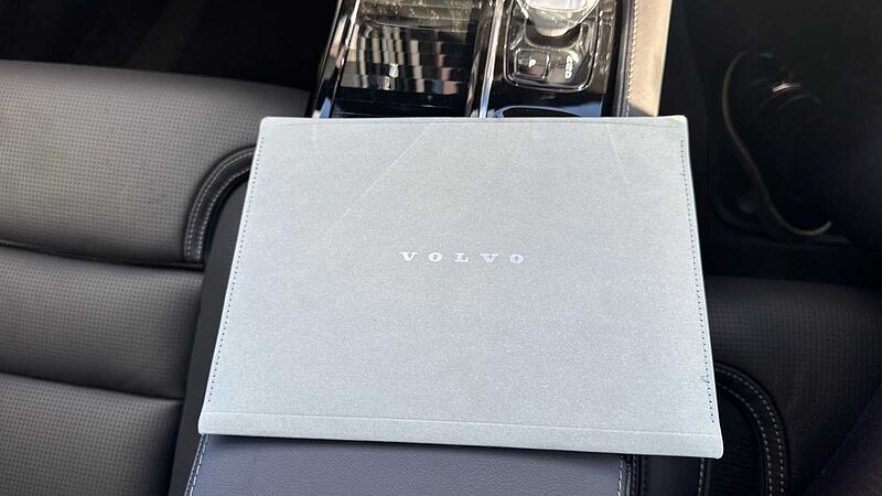 Volvo V90 Ultra, T8 AWD Plug-in hybrid, Electric/Petrol, Dark