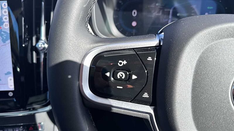 Volvo V90 Ultra, T8 AWD Plug-in hybrid, Electric/Petrol, Dark