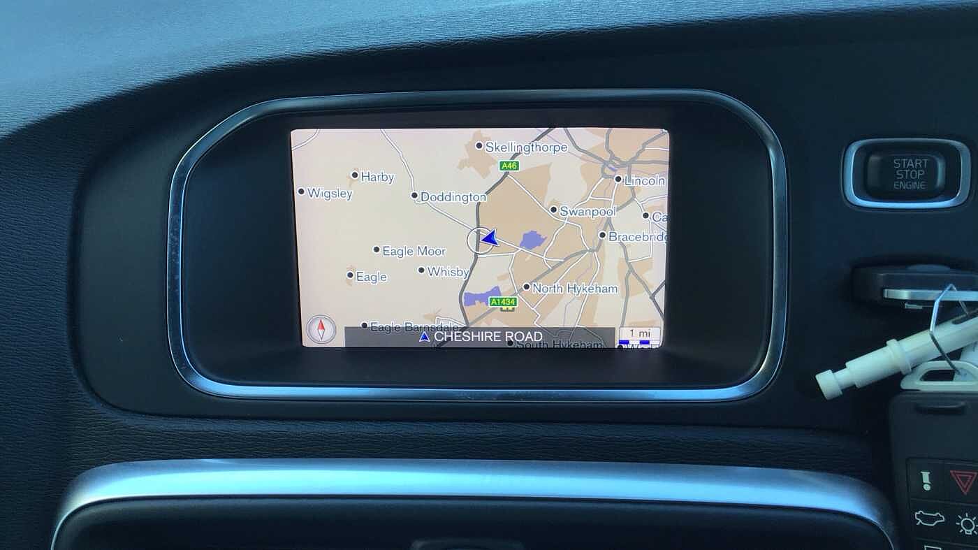 Volvo V40 T3 R-Design Automatic