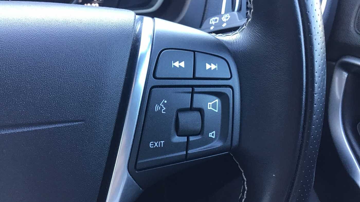 Volvo V40 T3 R-Design Automatic