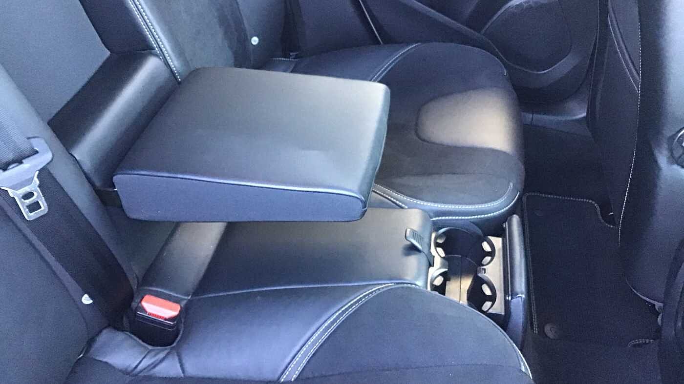 Volvo V40 T3 R-Design Automatic