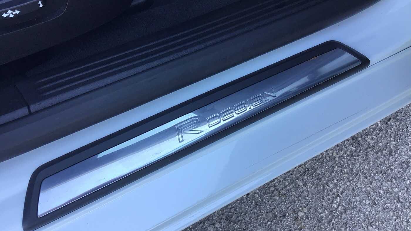 Volvo V40 T3 R-Design Automatic