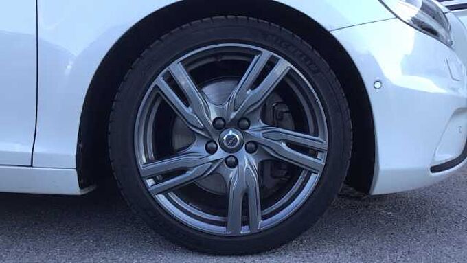 Volvo V40 T3 R-Design Automatic