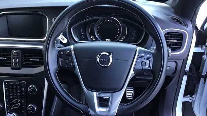 Volvo V40 T3 R-Design Automatic