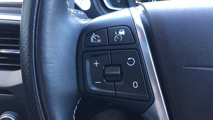 Volvo V40 T3 R-Design Automatic