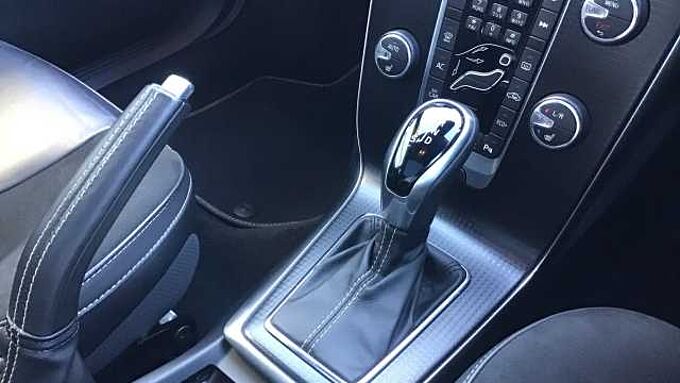Volvo V40 T3 R-Design Automatic