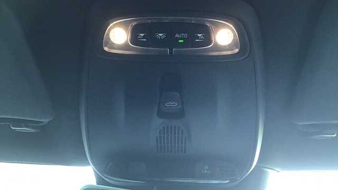 Volvo V40 T3 R-Design Automatic