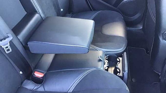 Volvo V40 T3 R-Design Automatic