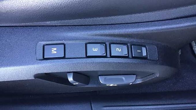 Volvo V40 T3 R-Design Automatic