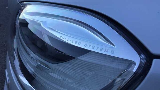 Volvo V40 T3 R-Design Automatic