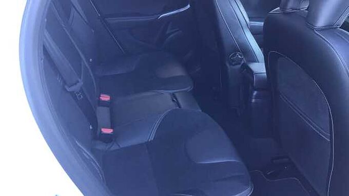 Volvo V40 T3 R-Design Automatic