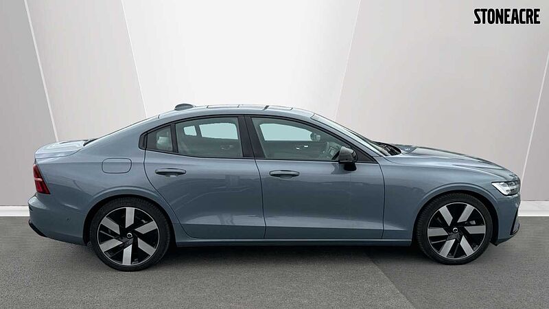 Volvo S60 Recharge Ultimate, T8 AWD plug-in hybrid, Electric/Petrol, Dark