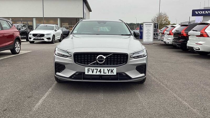 Volvo V60 Plus, T6 AWD Plug-in hybrid, Electric/Petrol, Dark