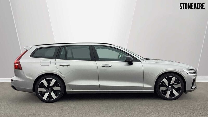 Volvo V60 Plus, T6 AWD Plug-in hybrid, Electric/Petrol, Dark