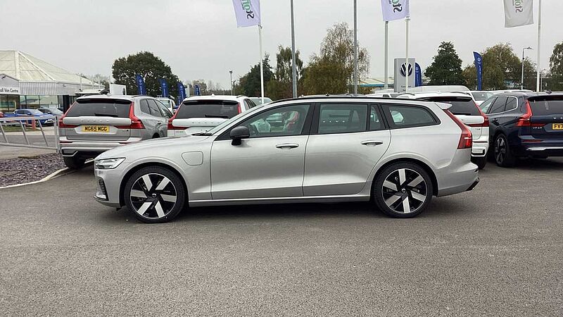 Volvo V60 Plus, T6 AWD Plug-in hybrid, Electric/Petrol, Dark