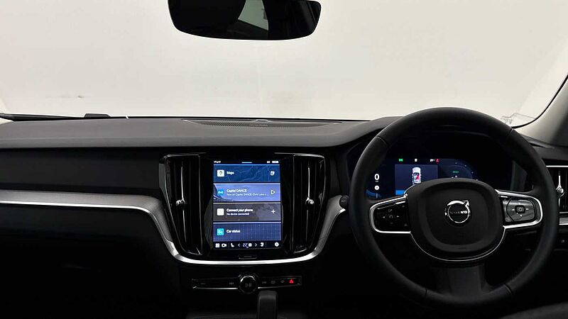 Volvo V60 Ultra, T8 AWD Plug-in hybrid, Electric/Petrol, Dark