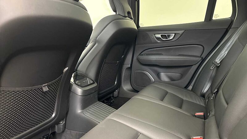 Volvo V60 Ultra, T8 AWD Plug-in hybrid, Electric/Petrol, Dark