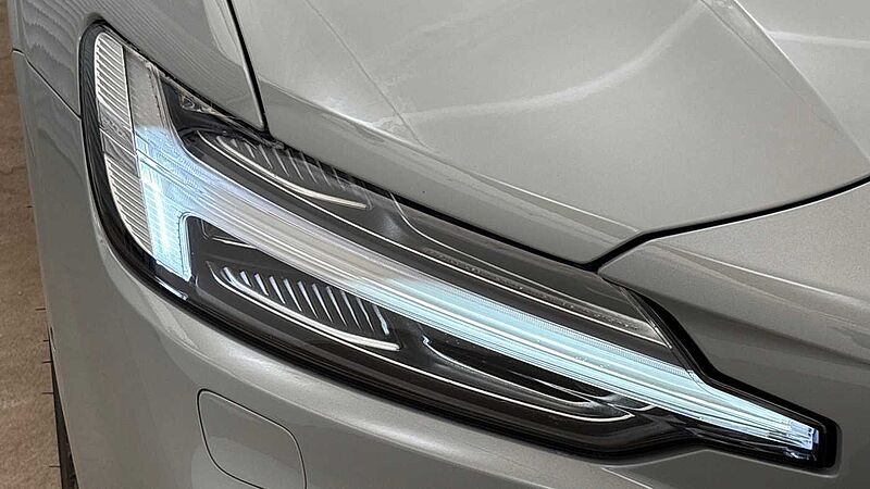 Volvo V60 Ultra, T8 AWD Plug-in hybrid, Electric/Petrol, Dark