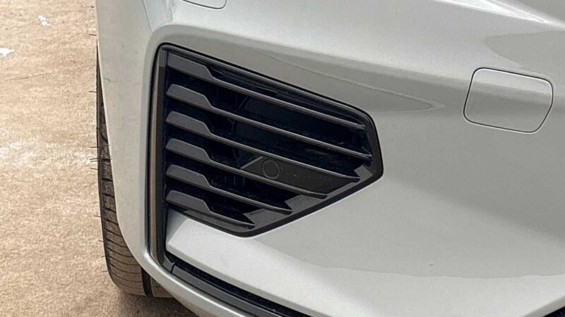 Volvo V60 Ultra, T8 AWD Plug-in hybrid, Electric/Petrol, Dark