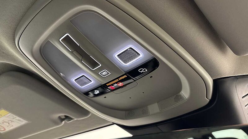 Volvo V60 Ultra, T8 AWD Plug-in hybrid, Electric/Petrol, Dark