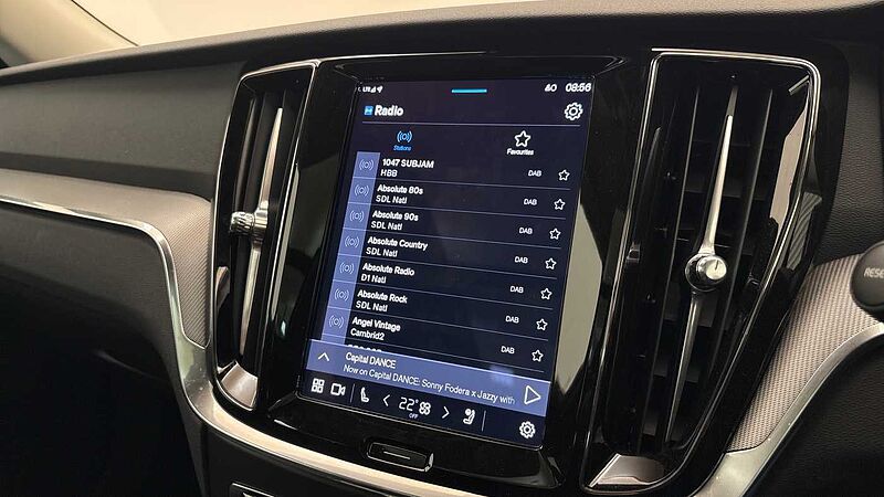 Volvo V60 Ultra, T8 AWD Plug-in hybrid, Electric/Petrol, Dark