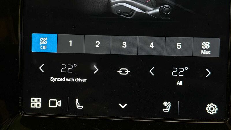 Volvo V60 Ultra, T8 AWD Plug-in hybrid, Electric/Petrol, Dark