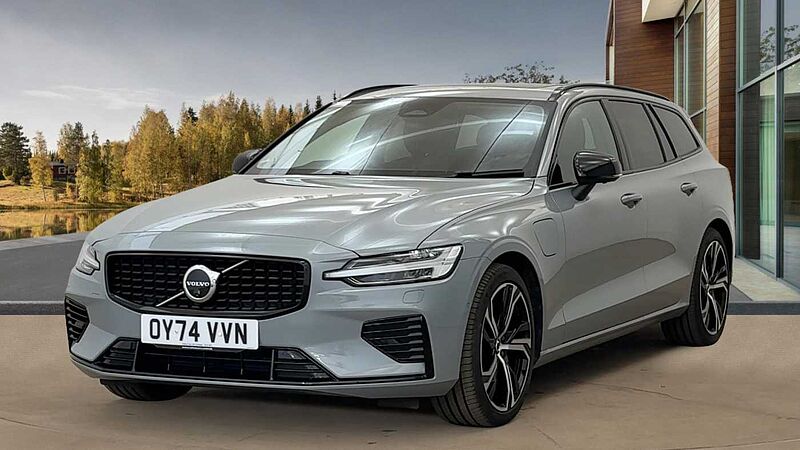 Volvo V60 Ultra, T8 AWD Plug-in hybrid, Electric/Petrol, Dark