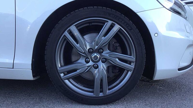 Volvo V40 T3 R-Design Automatic