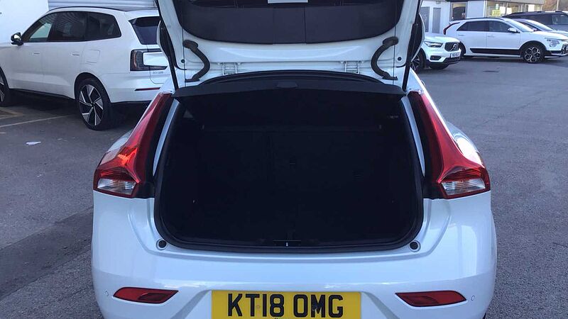 Volvo V40 T3 R-Design Automatic